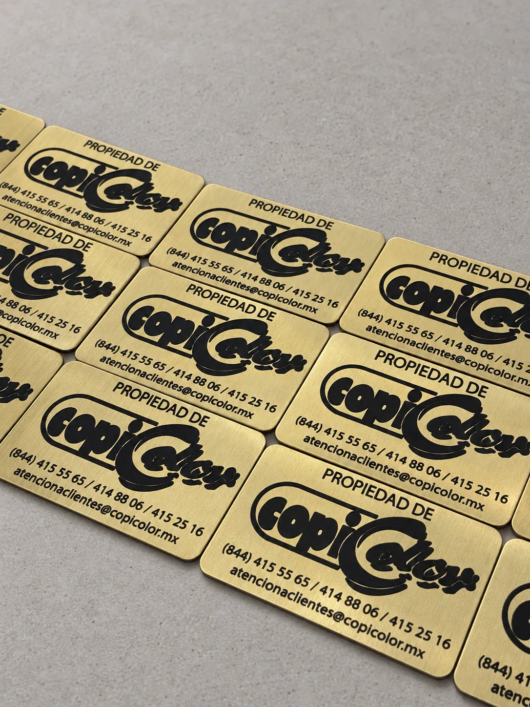Grabado láser en Gravoply: placas de inventario